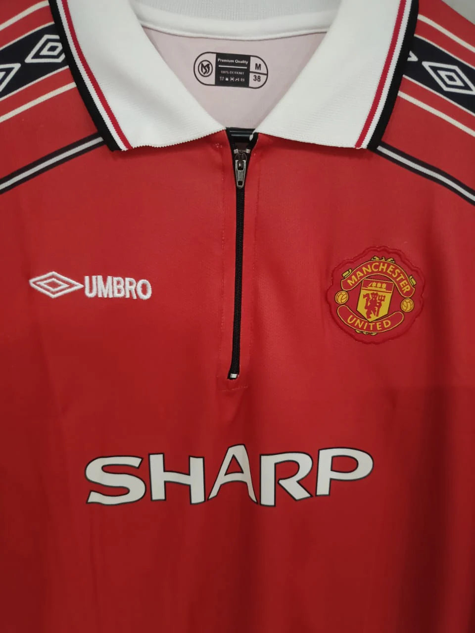 Manchester United 1999 Full Sleeve Zip Collar Embroidery Beckham