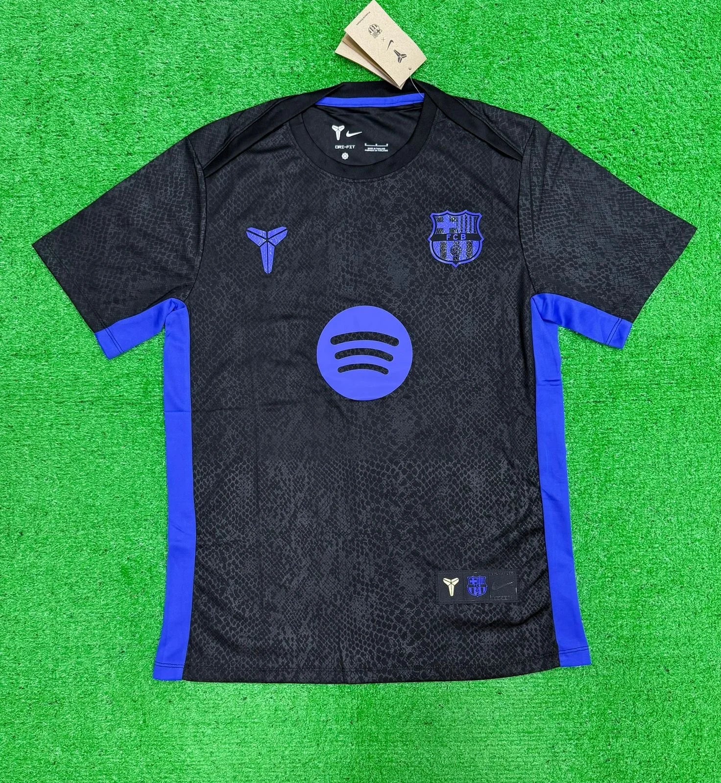 FC BARCELONA X KOBE BRYANT 25-26 PRE-MATCH AWAY (FV)