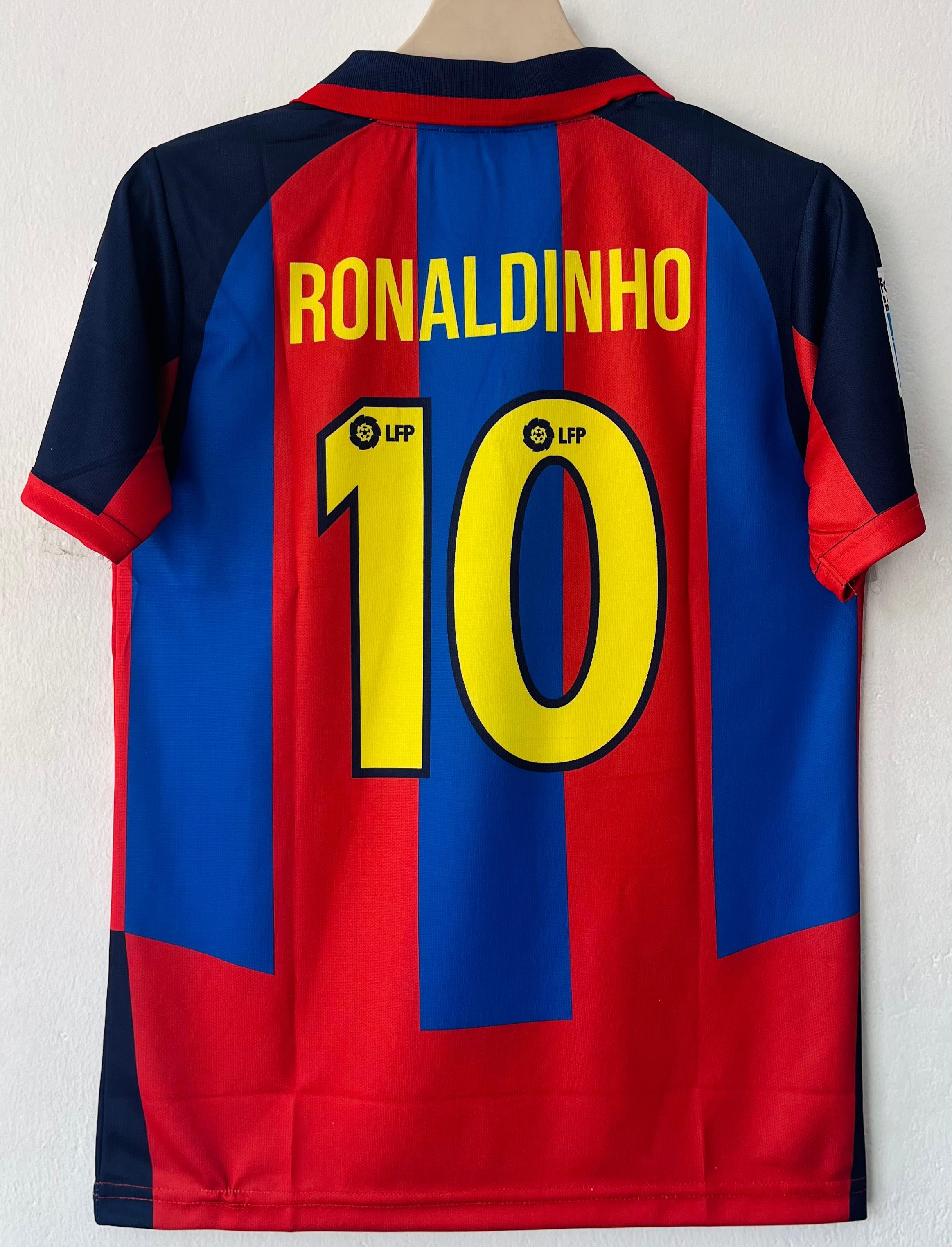 Barcelona 2003/2004 Collar Home Kit - Ronaldinho Embroidery