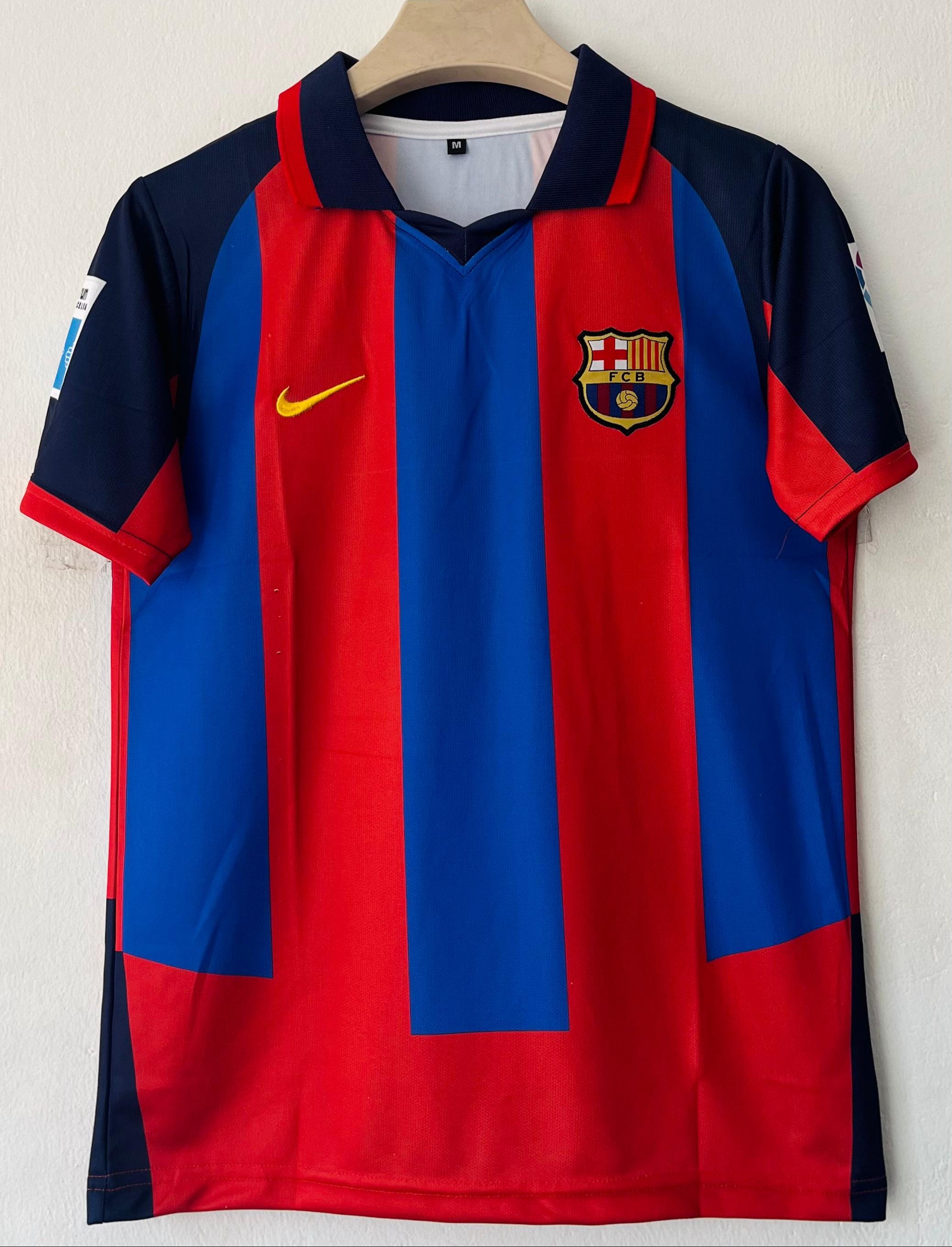 Barcelona 2003/2004 Collar Home Kit - Ronaldinho Embroidery