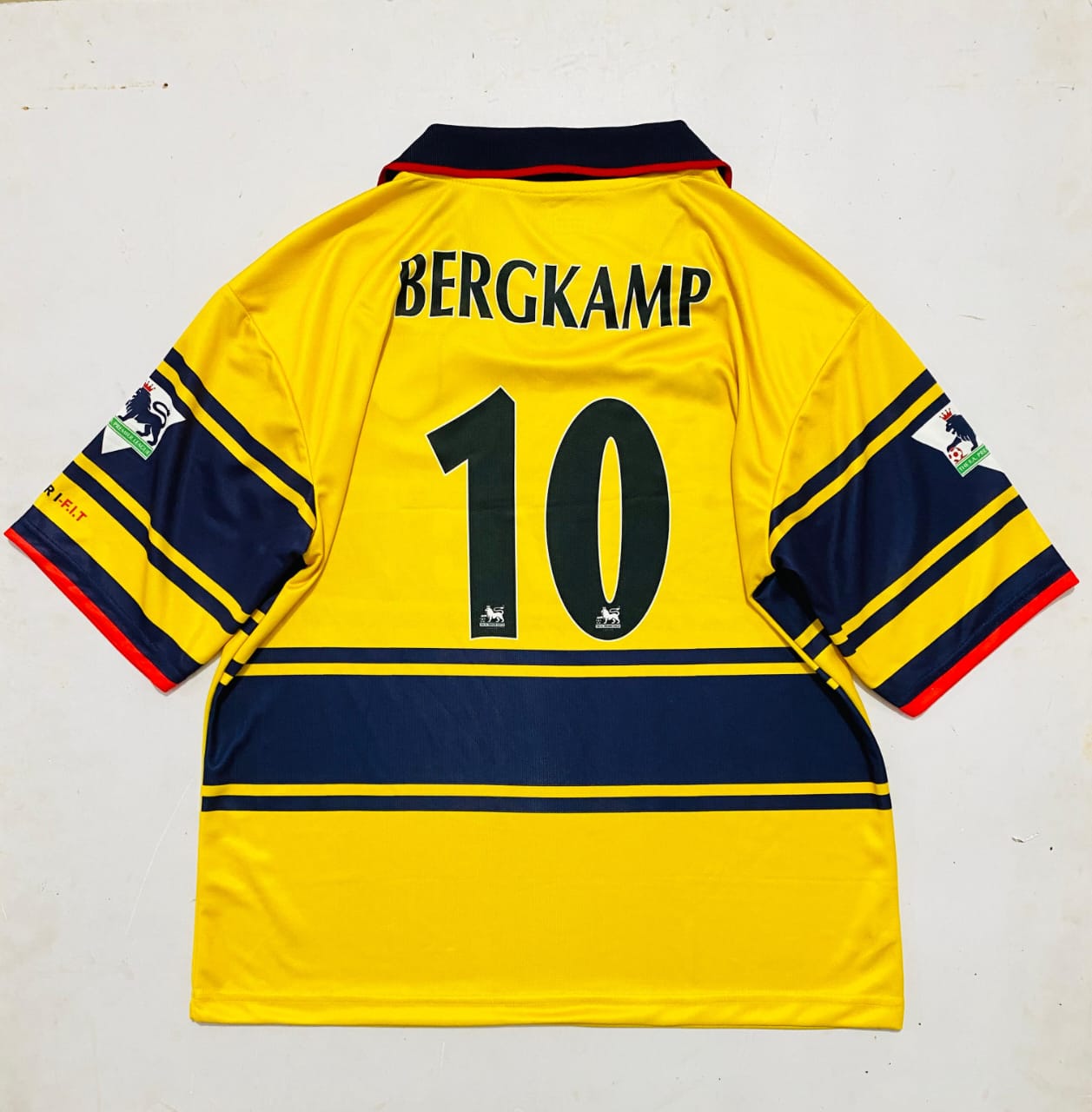 Arsenal 1997/1998 Five Sleeve Embroidery Away Jersey Bergkamp