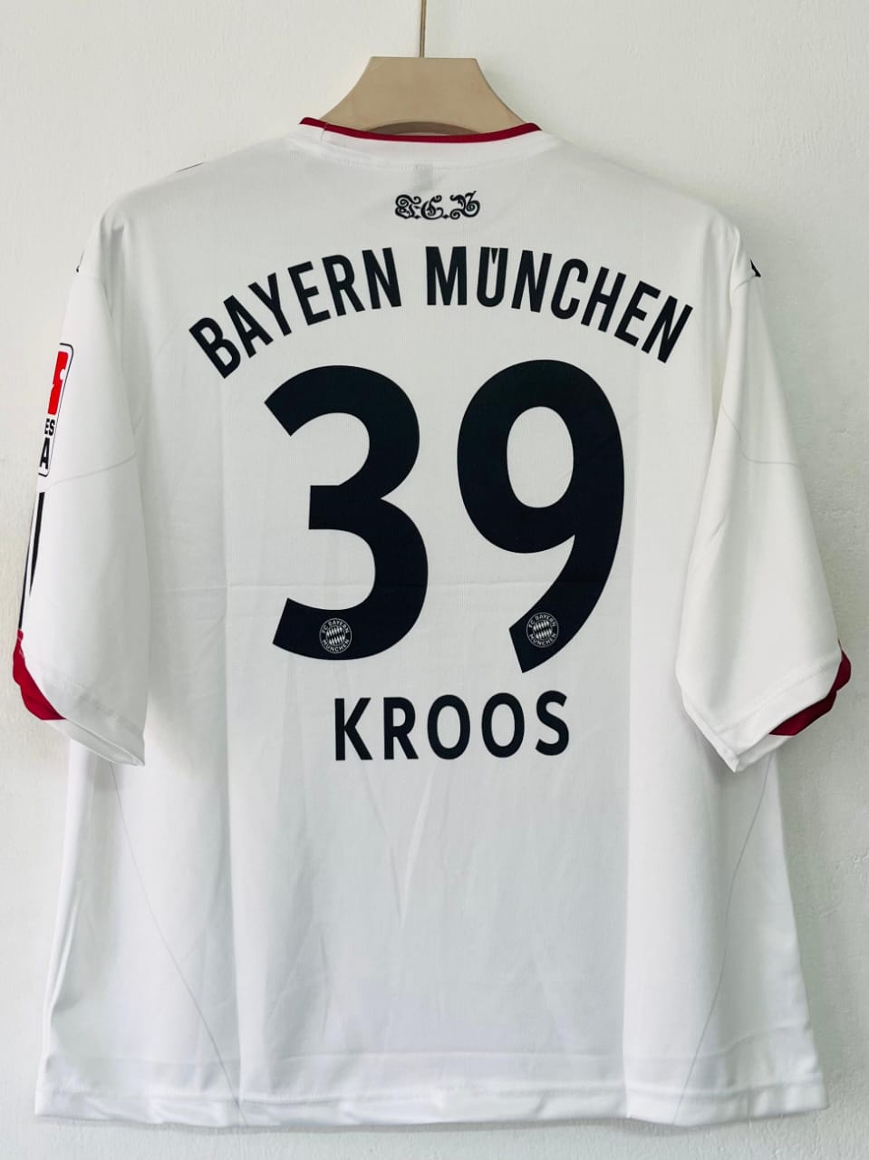 Bayern Munich 2010/2011 Five Sleeve Away Jersey Kroos