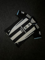 NEW CASTLE UNITED 2007 - 2009 COLLAR HOME JERSEY OWEN
