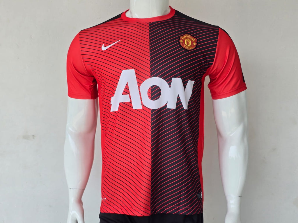 MANCHESTER UNITED 2014 - 2015 TRAINING KIT EMBROIDERY