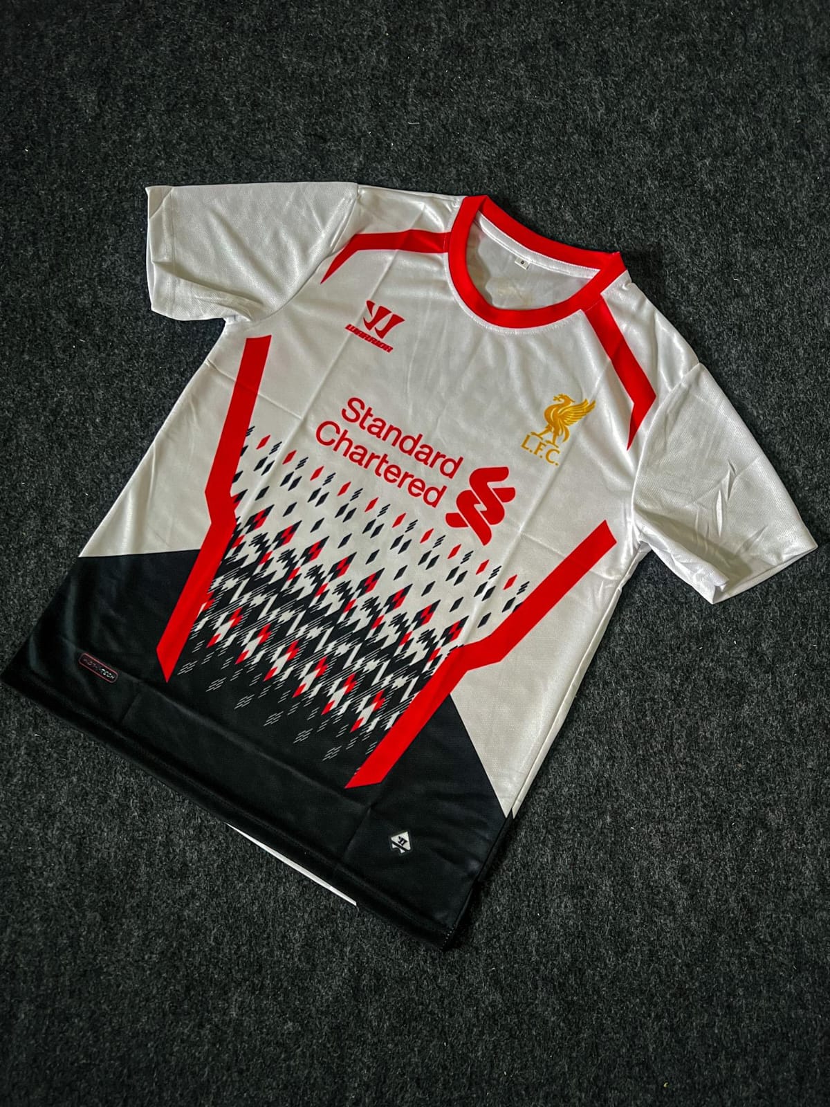 LIVERPOOL 2013 - 2014 AWAY JERSEY SUAREZ