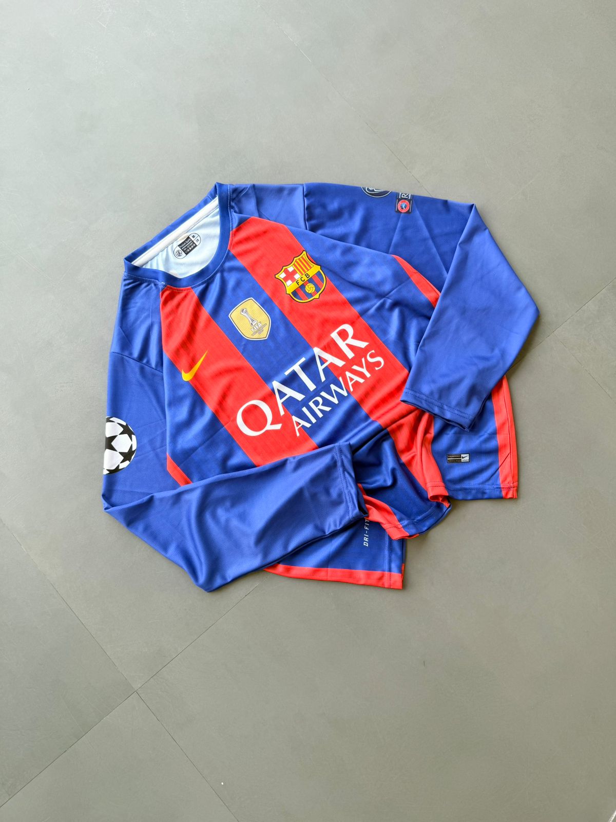 FC BARCELONA 2016 - 2017 FULL SLEEVE HOME JERSEY MESSI PREMIUM SUBLIMATION