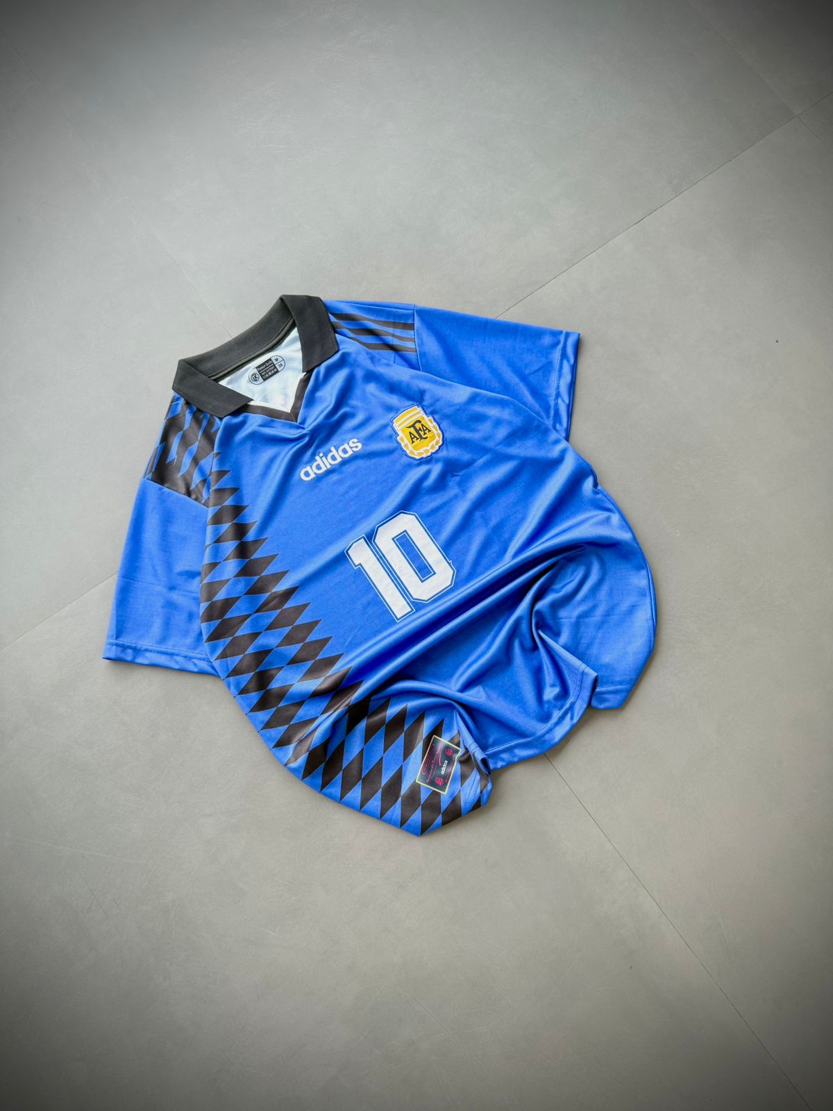 ARGENTINA 1994 AWAY JERSEY COLLAR PREMIUM EMBROIDERY MESSI