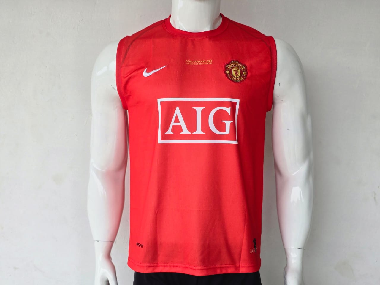 MANCHESTER UNITED 2000s SLEEVELESS JERSEY EMBROIDERY