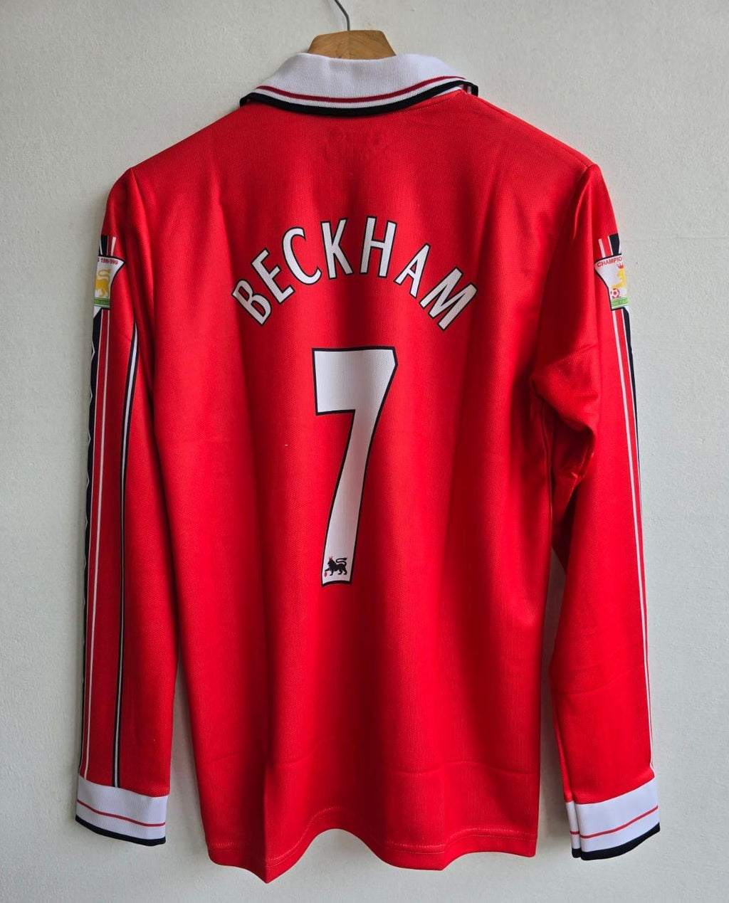 Manchester United 1999 Full Sleeve Zip Collar Embroidery Beckham